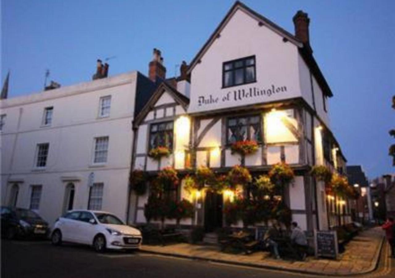 Stayzo Penthouse Accommodation 2- Premier Lodge Southampton Buitenkant foto