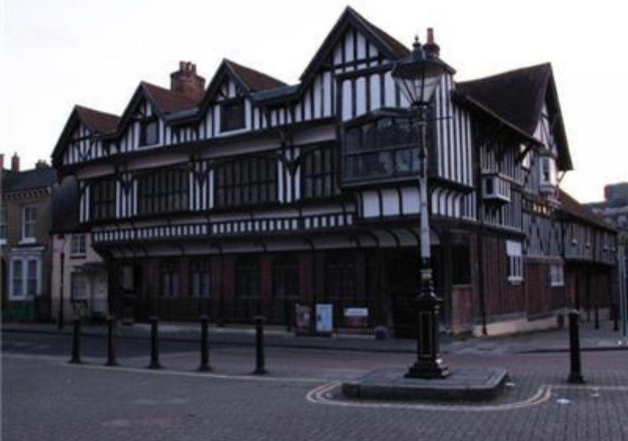 Stayzo Penthouse Accommodation 2- Premier Lodge Southampton Buitenkant foto